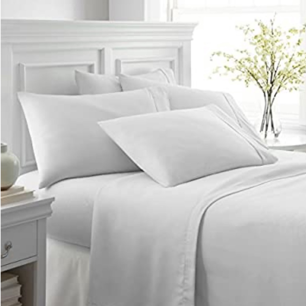Sheet Set: Full Size Bed (6 Pieces)